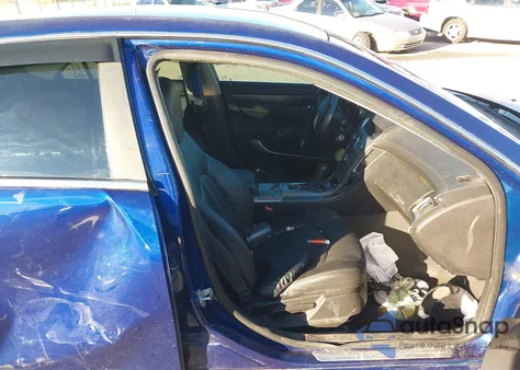 2012 Cadillac Cts Standard z USA, uszkodzony, nr VIN 1G6DC5E50C0143189